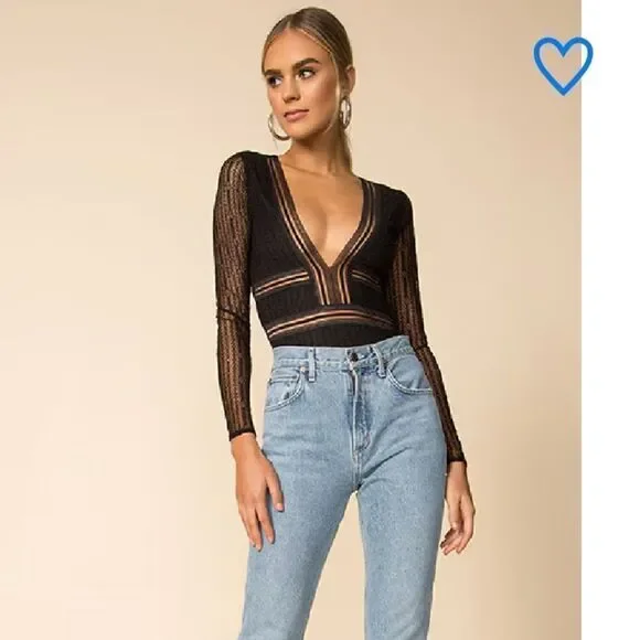 superdown britni deep v bodysuit black sheer panel
Mesh top Revolve XXS - Picture 4 of 8